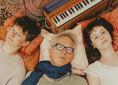 Sunflower (UK / Dutch / US trio)