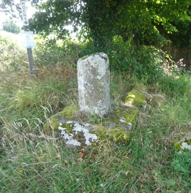 Moons Cross