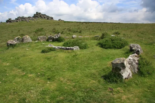 Cairn Circle and Kist