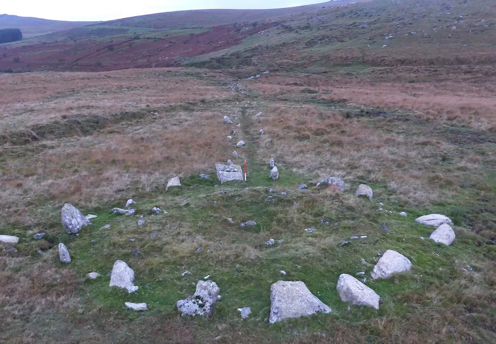Hart Tor North stone rows cairn