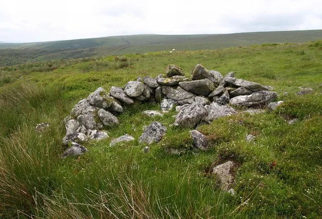 Cist 430m ESE of Yealm Steps