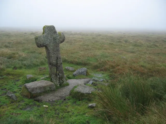 Skir Cross, Down Ridge