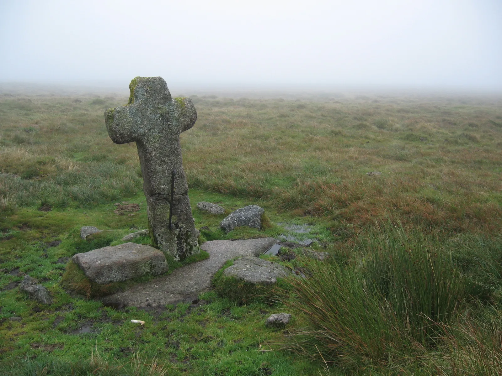 Wayside cross near Saddle Bridge