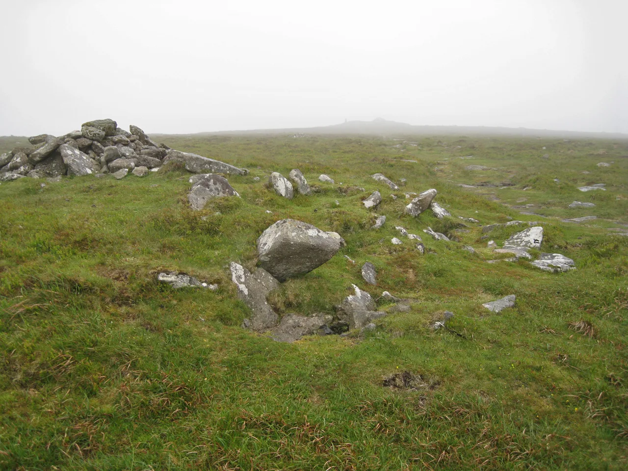 Platform cairn near Cawsand Beacon
