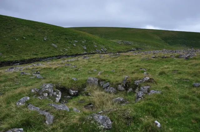 Watern Oke: ten hut circles