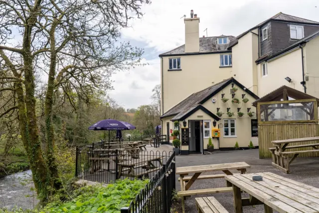 Abbey Inn On The River